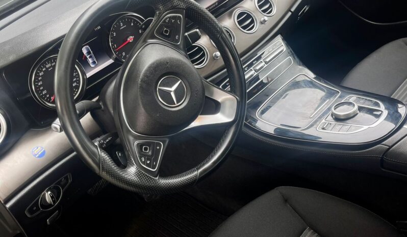 
								Mercedes Benz E 200 Automatik 2017 full									
