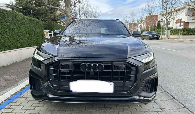 
								Audi Q8 Automatik 2019 full									
