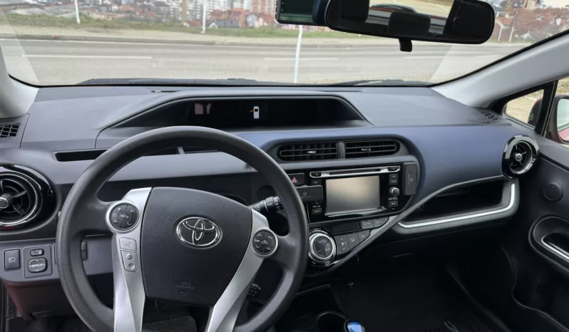 
								Automatik Hibrid Toyota Prius c 2017 full									