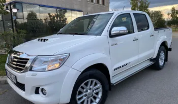 
										Automatik Dizel Toyota Hilux 2015 full									