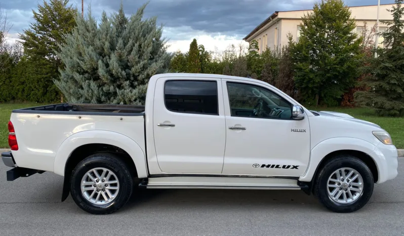 
								Automatik Dizel Toyota Hilux 2015 full									